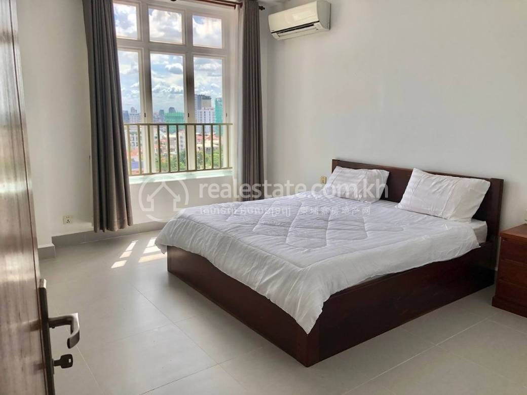 Apartment For Rent in Chamkarmon $1,300