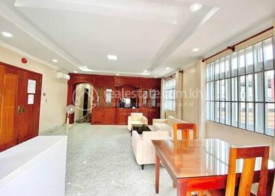 Chamkarmon Condo For Rent in Chamkarmon