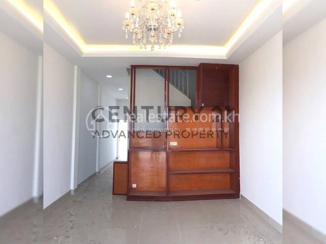 Por Sen Chey别墅出售，价格$75,000
