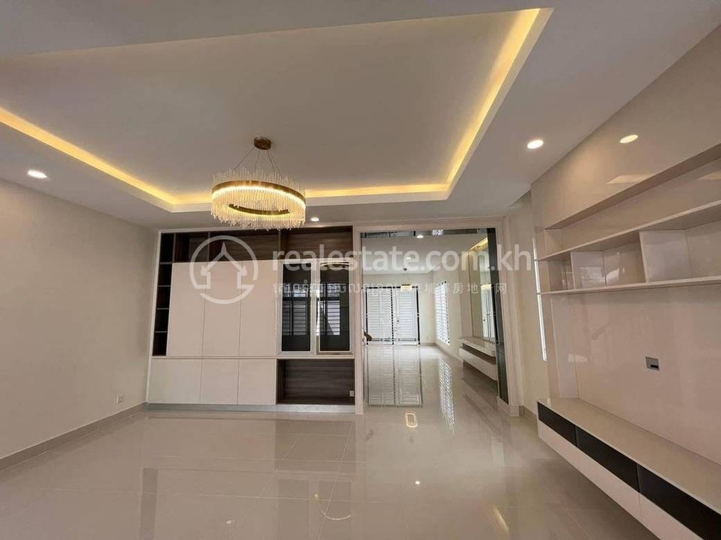 Chbar Ampov วิลล่า สำหรับขาย ใน Chbar Ampov
