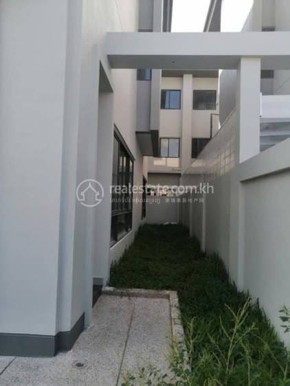 Meancheyの別荘賃貸物件（Chak Angrae Leu Meanchey） $2,000
