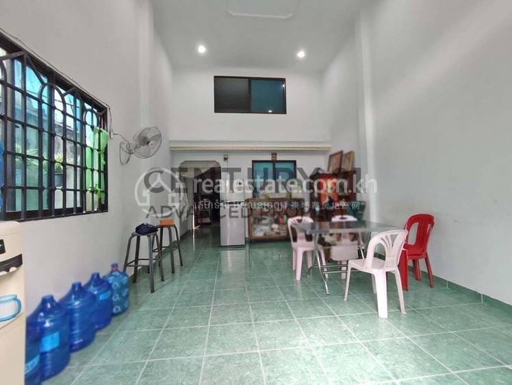 House and lot For Sale in Chroy Changvar $160,000