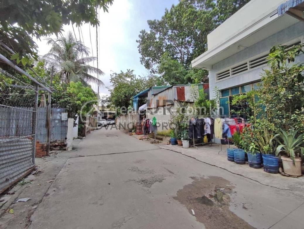 3 Bedrooms House and lot For Sale for $160,000