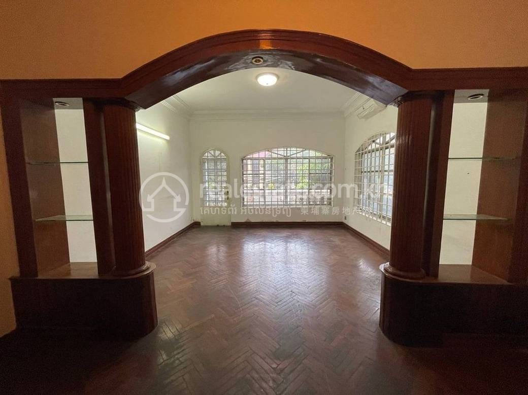 វីឡា តម្លៃ $6,000