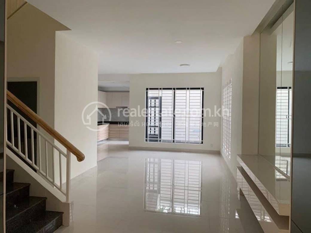 Sen Sok别墅出租，位于KhmuonhSen Sok，价格$1,200