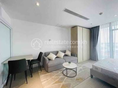 Condo For Rent in Chamkarmon $650