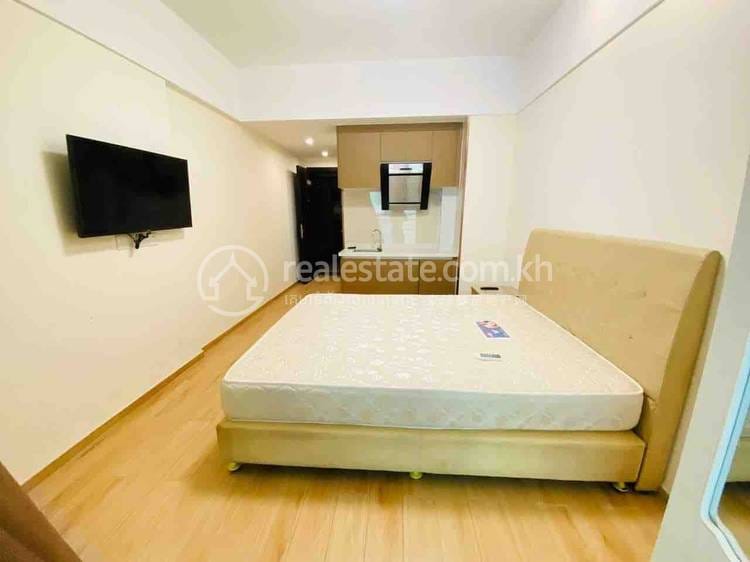 Flat For Rent in Tonle Bassac, Chamkarmon, Phnom Penh