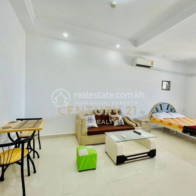 Condo For Rent in Chamkarmon $450