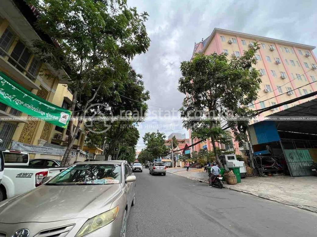 Srah Chak Lot For Rent in Srah Chak