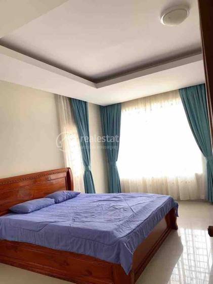 House and lot Na prodej in Chbar Ampov $295,000