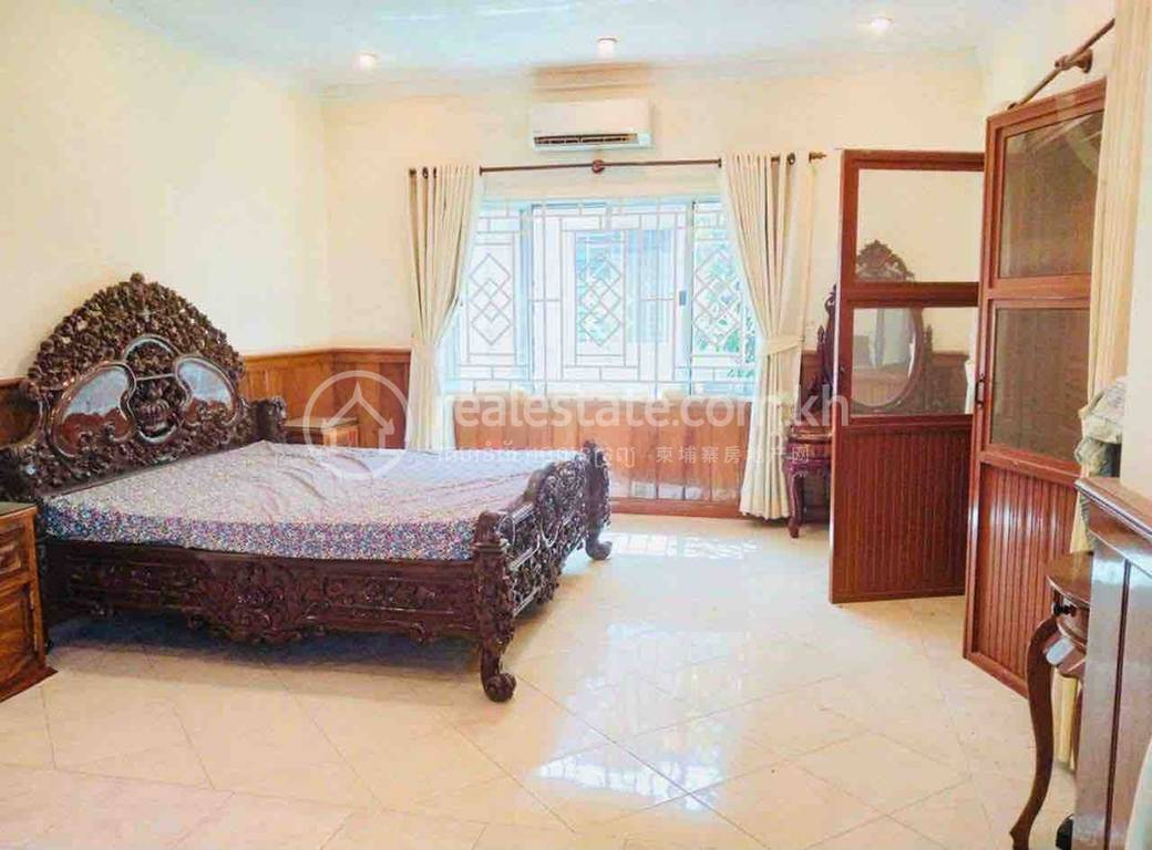 Вилла Для Аренды in Chamkarmon $1,600