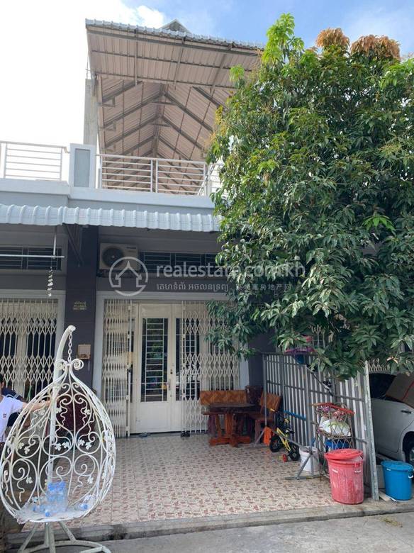 House and lot Na prodej with 1 Parking Space