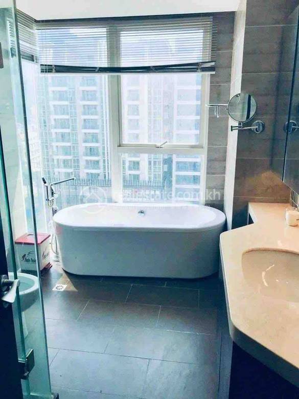 Apartment For Rent with 1 Parking Space