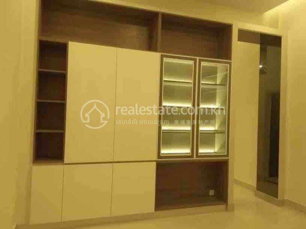 Apartment For Rent in Chbar Ampov $600