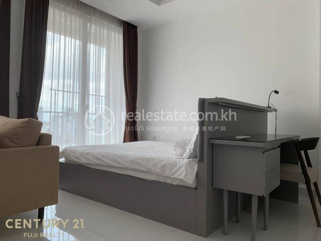Chamkarmon Condo For Rent in Chamkarmon