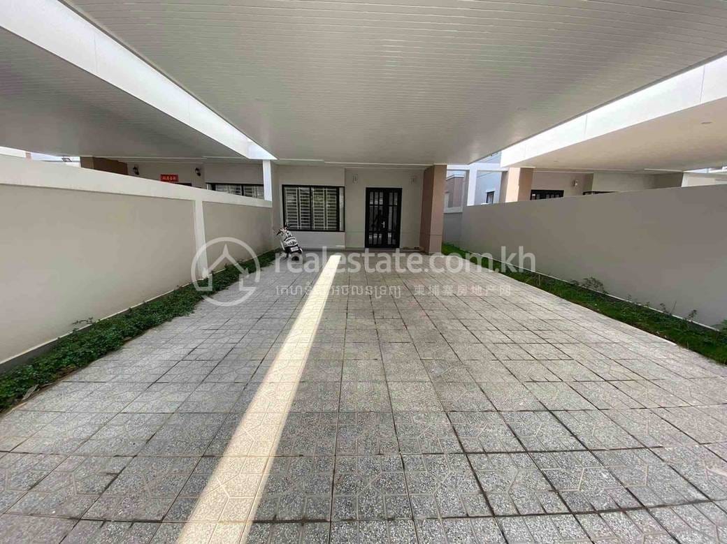 Dvojvila Na prodej in Nirouth, Chbar Ampov, Phnom Penh