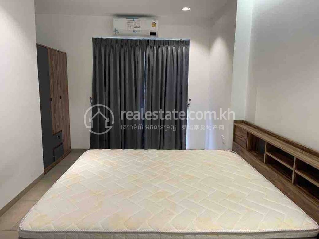 $450 Condo