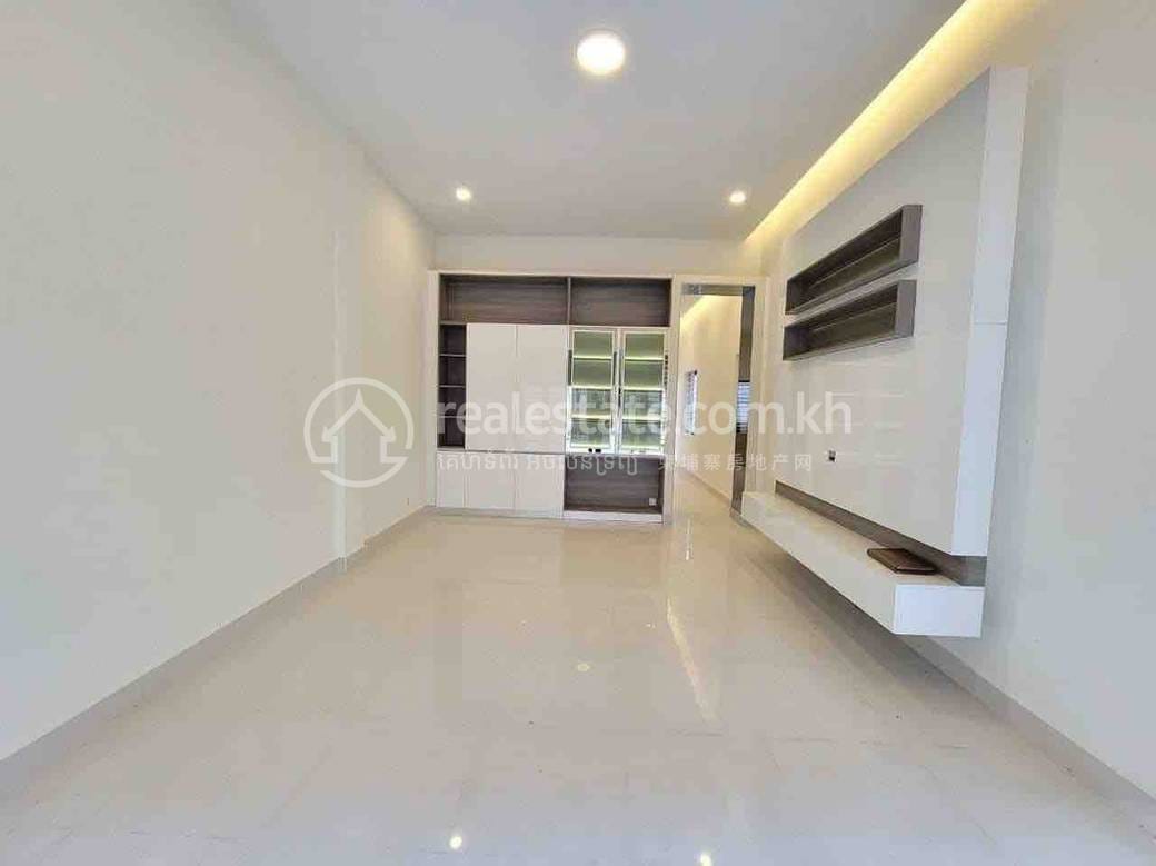 Shophouse Na prodej in Nirouth, Chbar Ampov, Phnom Penh