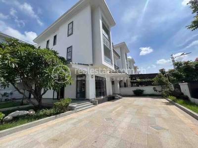 residential Villa for rent dans Chak Angrae Kraom ID 215185