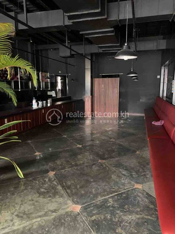 Shophouse For Rent with 6 Parking Space