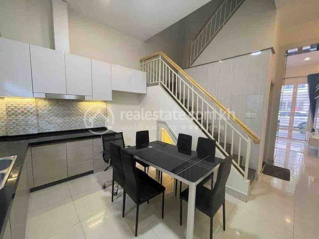 Shophouse For Sale in Chbar Ampov $130,000