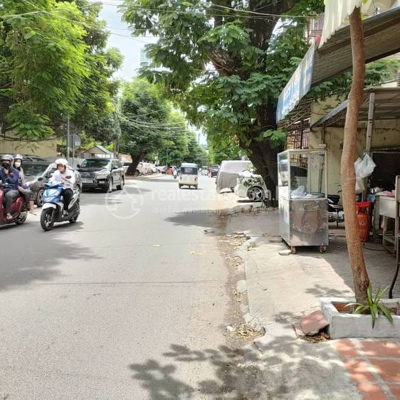 House and lot Na prodej with 1 Parking Space