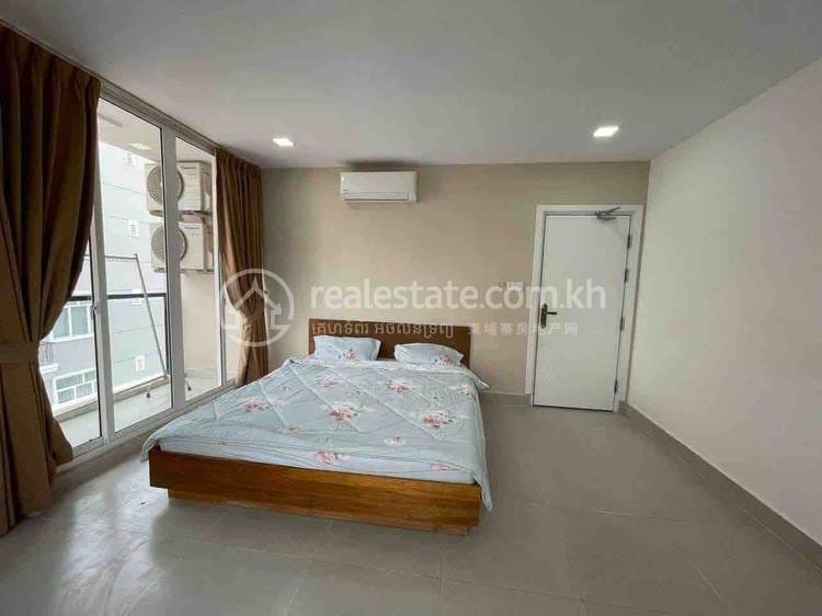 Flat For Rent in Tonle Bassac, Chamkarmon, Phnom Penh