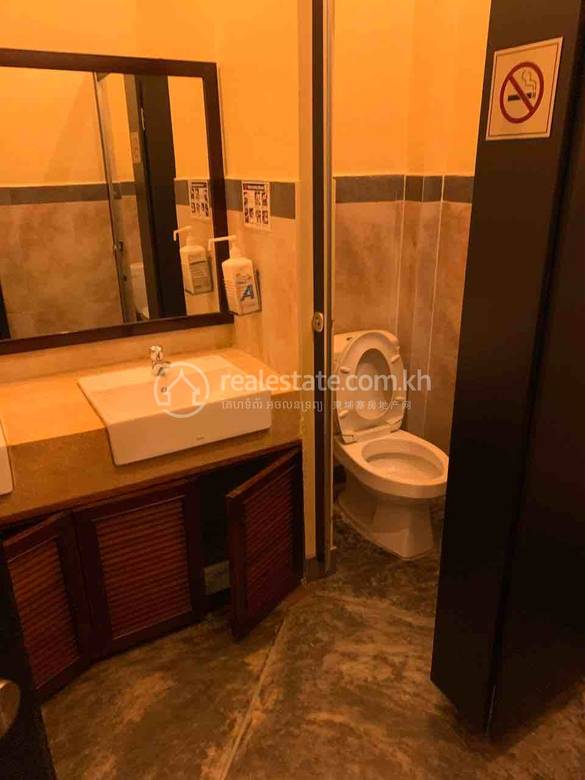 Shophouse For Rent in BKK 1, Boeng Keng Kang, Phnom Penh