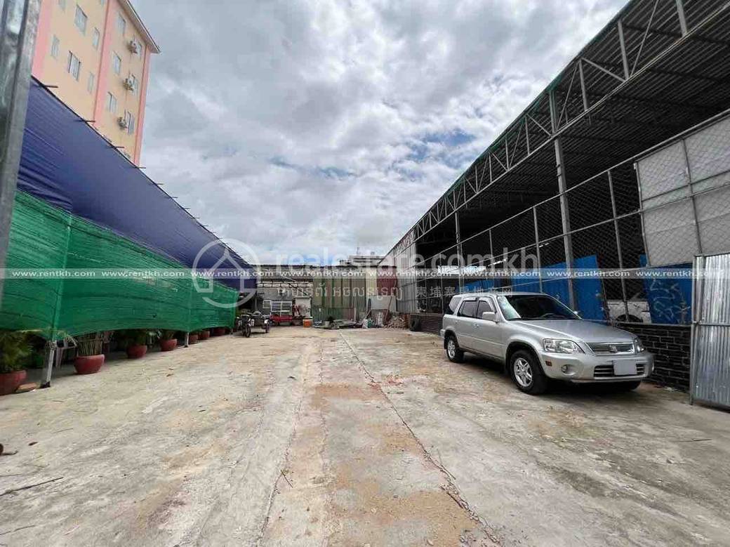 Lot For Rent in Srah Chak, Daun Penh, Phnom Penh