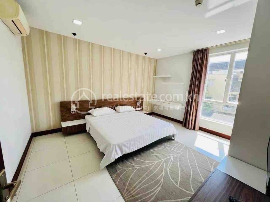 Apartment For Rent with 1 Parking Space