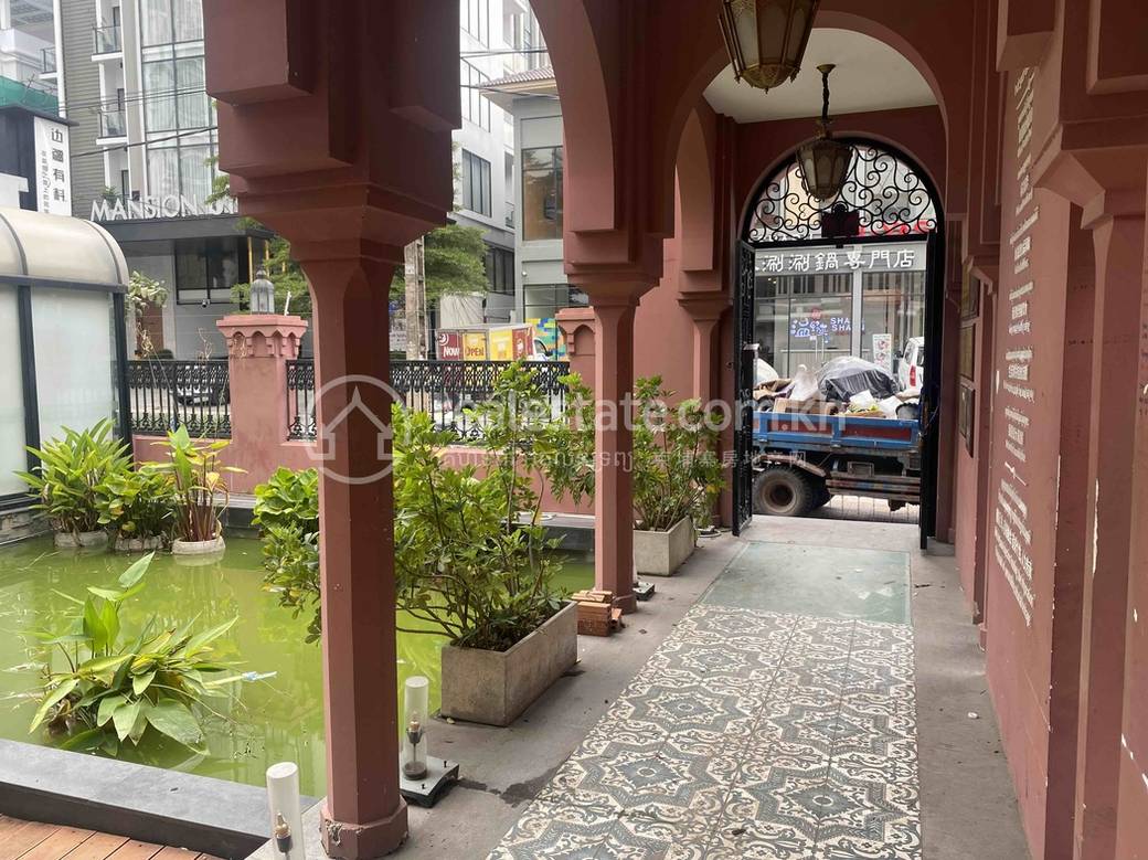 750 sqm Living Size Shophouse For Rent in Boeng Keng Kang