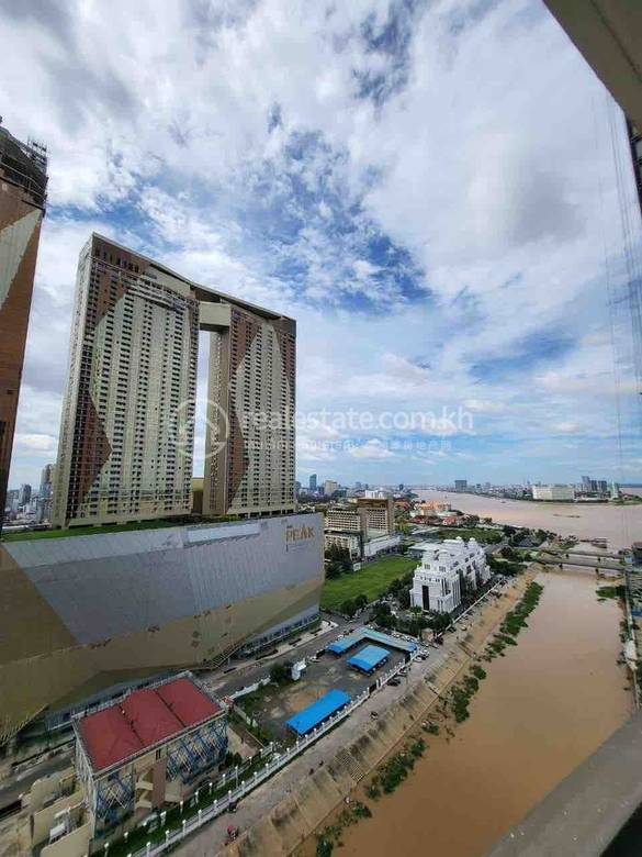 120 sqm Living Size Apartment For Rent in Chamkarmon
