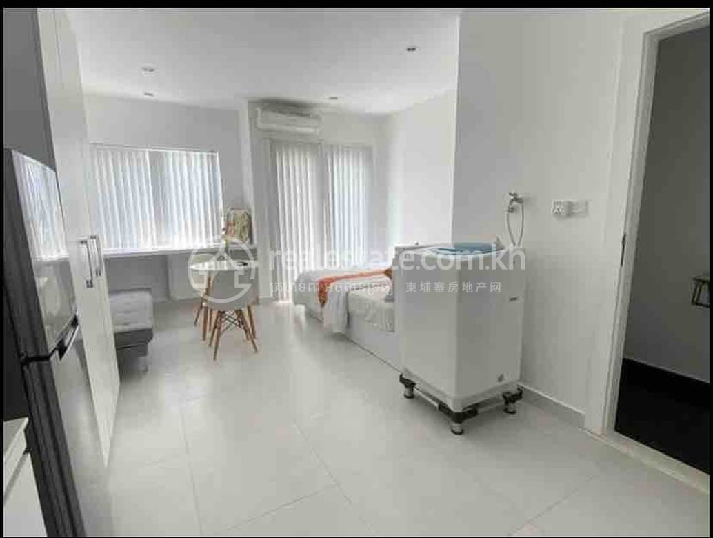 $300 Apartmán se službami