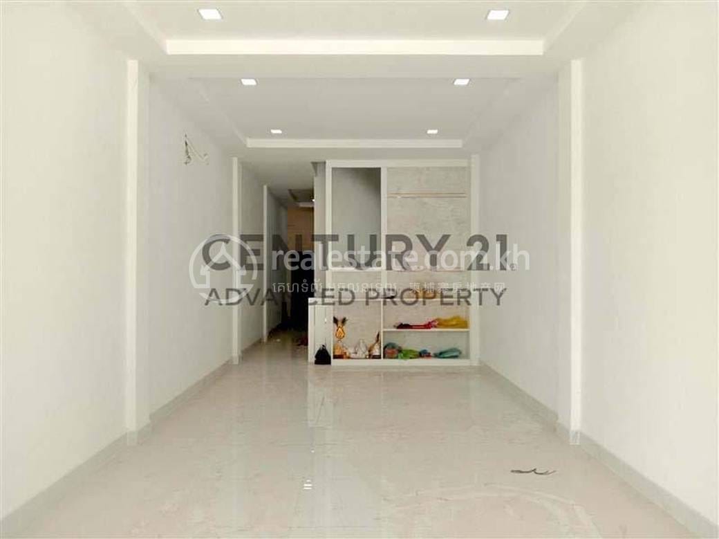 Sen Sok店屋出售，价格$349,900