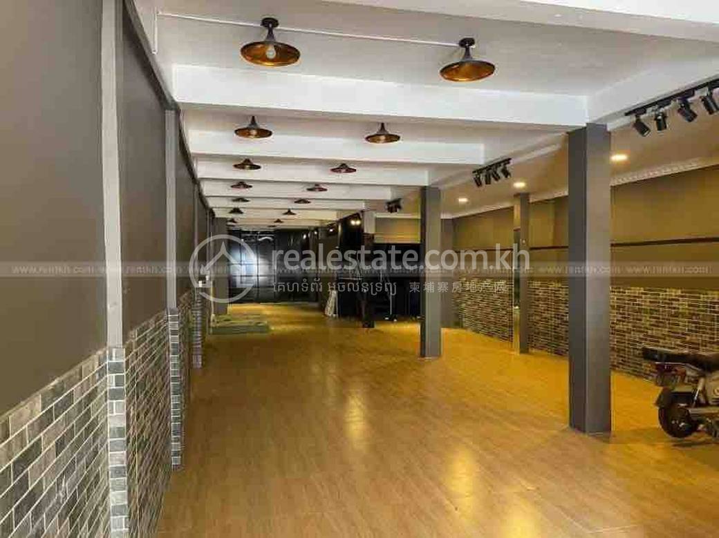 Shophouse K pronájmu in Chamkarmon $1,800