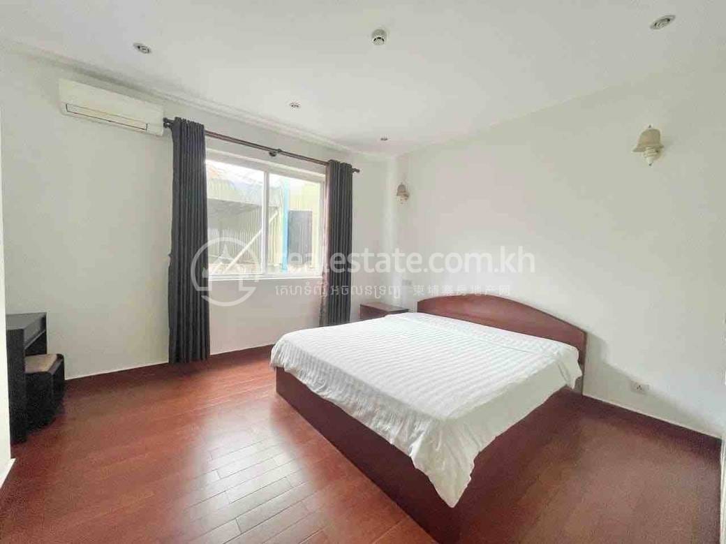 96 sqm Living Size Apartment For Rent in Chamkarmon