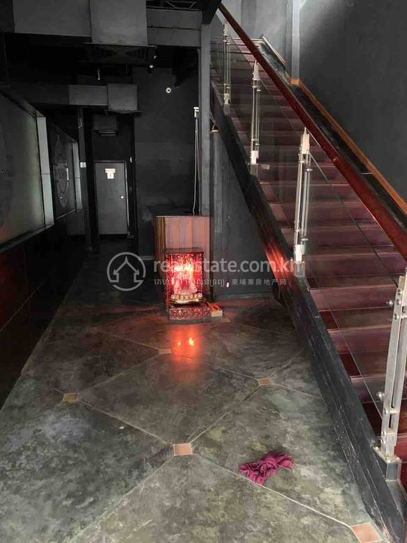 300 sqm Living Size Shophouse For Rent in Boeng Keng Kang