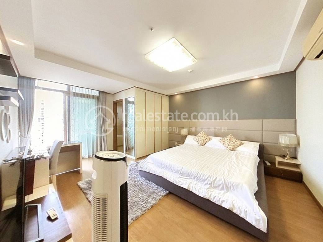 De Castle Royal Condominium | BKK 1 Apartmán se službami K pronájmu in BKK 1