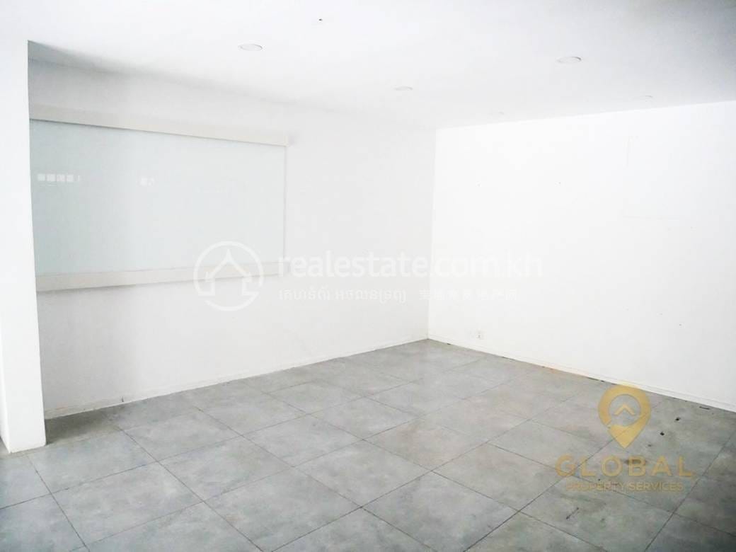 Boeng Keng Kang店屋出租，价格$1,800