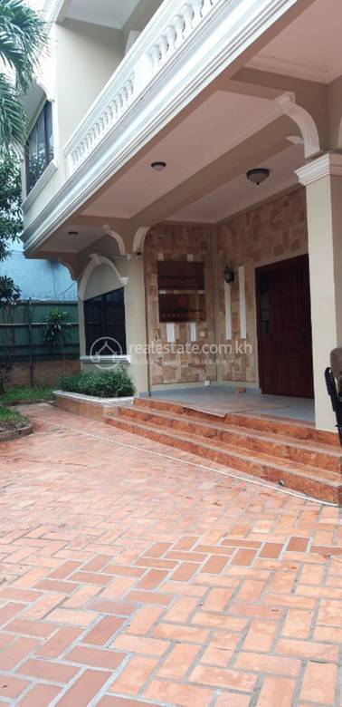 Affaires À louer de 556 m² habitables à Toul Kork