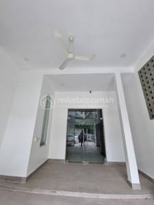 Chamkarmon House and lot For Rent in Chamkarmon