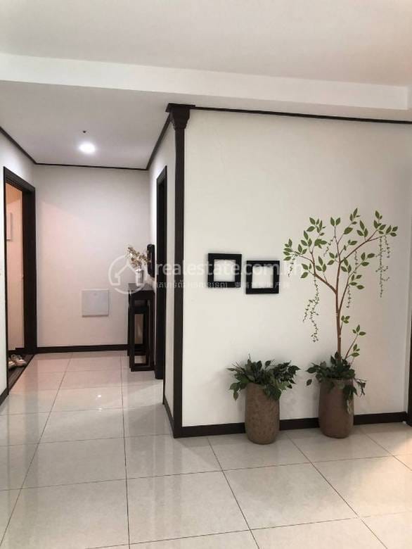 De Castle Royal Condominium | Serviced Apartment For Rent in BKK 1, Boeng Keng Kang, Phnom Penh