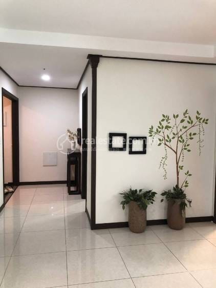 De Castle Royal Condominium | Serviced Apartment For Rent in BKK 1, Boeng Keng Kang, Phnom Penh