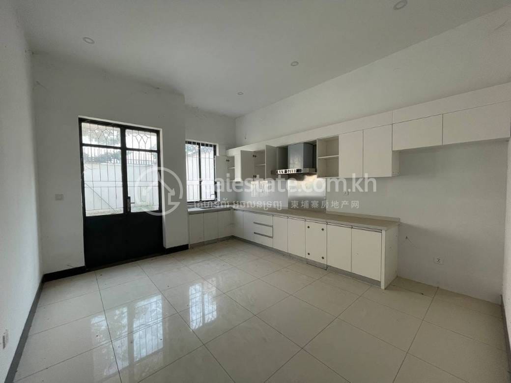 Chroy ChangvarCommercialShophouse出租，位于Chroy Changvar