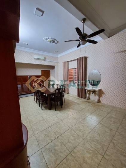 Boeung Kak 1 Villa For Rent in Boeung Kak 1