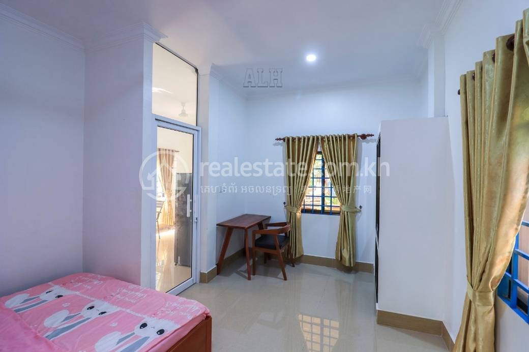 Apartment For Rent with 1 Parking Space