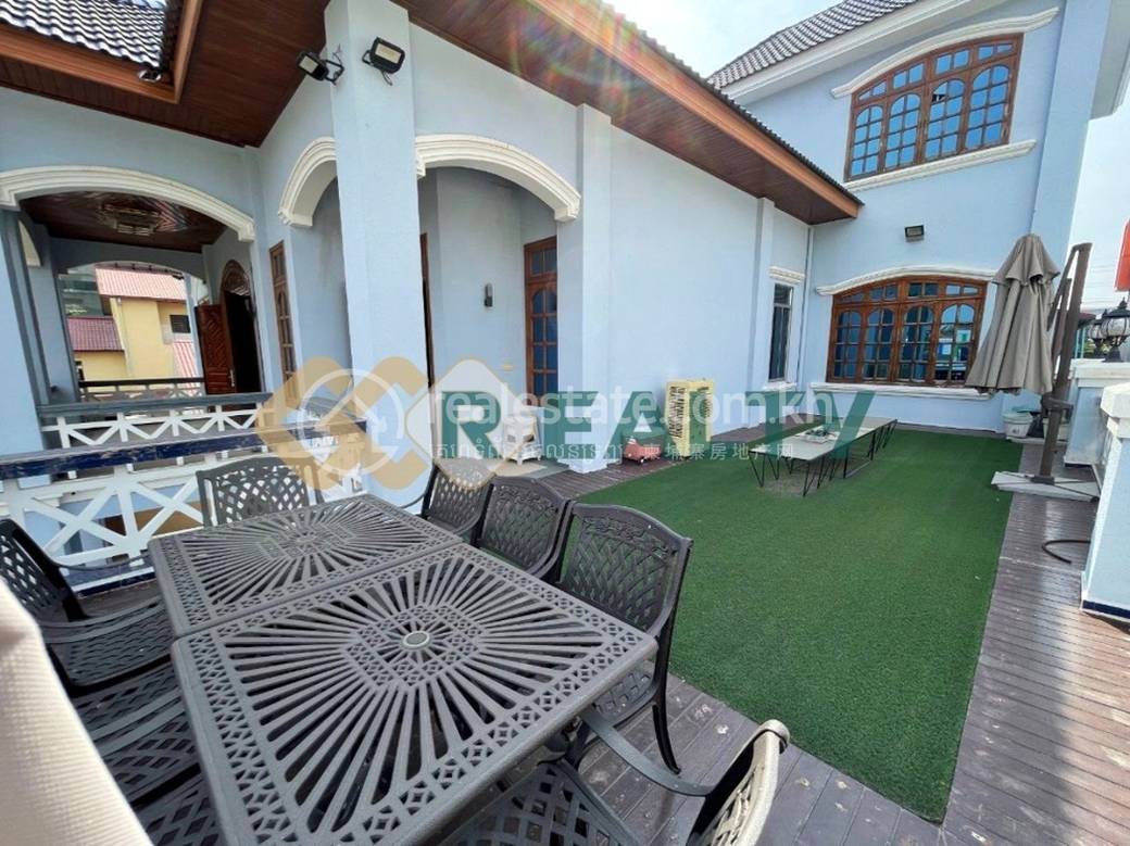 300 sqm Living Size Villa For Rent in Toul Kork