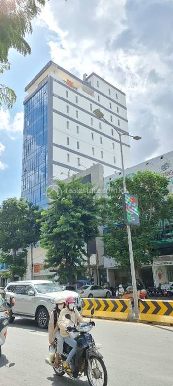 Bâtiment For Sale & Rent avec 5 place de parking