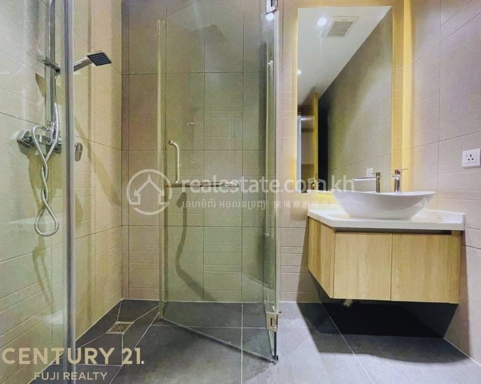 Condo For Rent in Chamkarmon $650