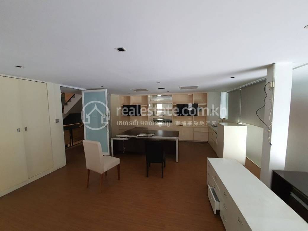 CommercialShophouse For Rent with 7 Parking Space